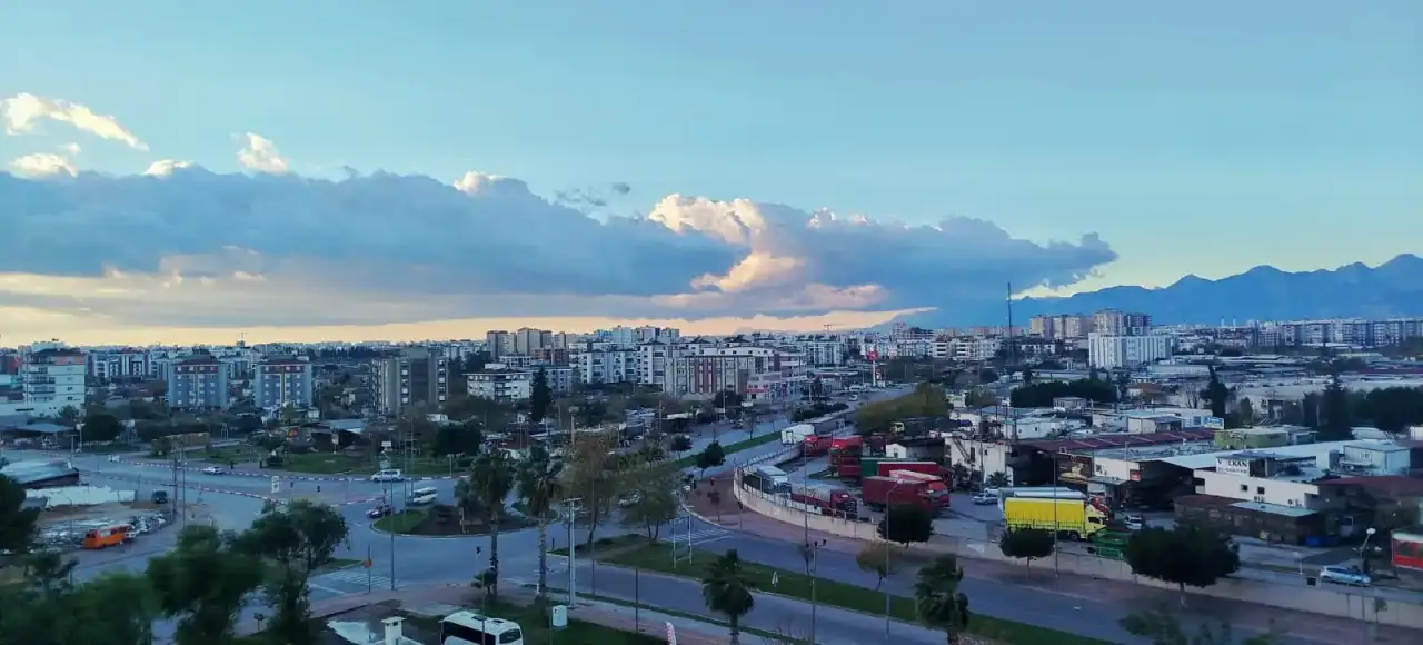 Antalya'da Sağanak ve Fırtına Etkisini Artırdı! 1